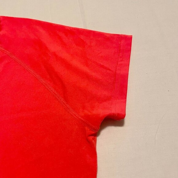 Under Armour Womens Shirt Size Small Heatgear Semi Fitted Tshirt Vneck - Picture 5 of 16